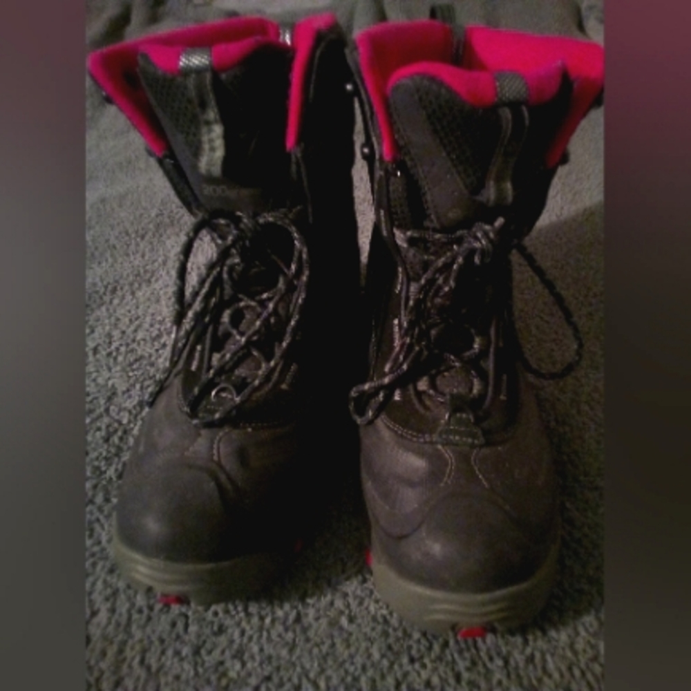 Women's size 9.5 boots